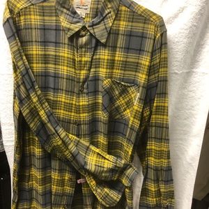 MENS XL SHIRT - FIELD & STREAM-  LS (Item #8)